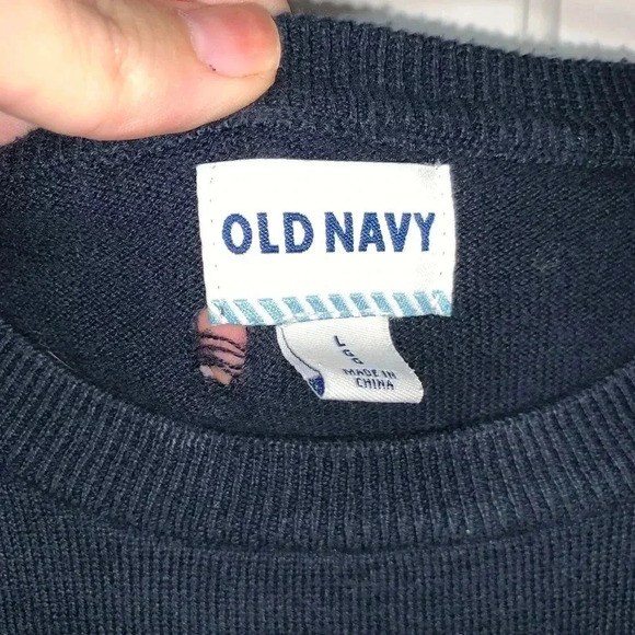 🌟Old Navy Crew Neck🌟 - Picture 3 of 4